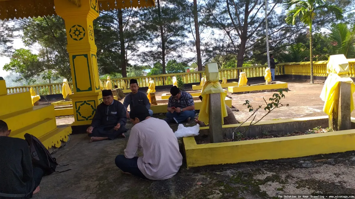 Makam Daeng Celak Dan Daeng Marewa