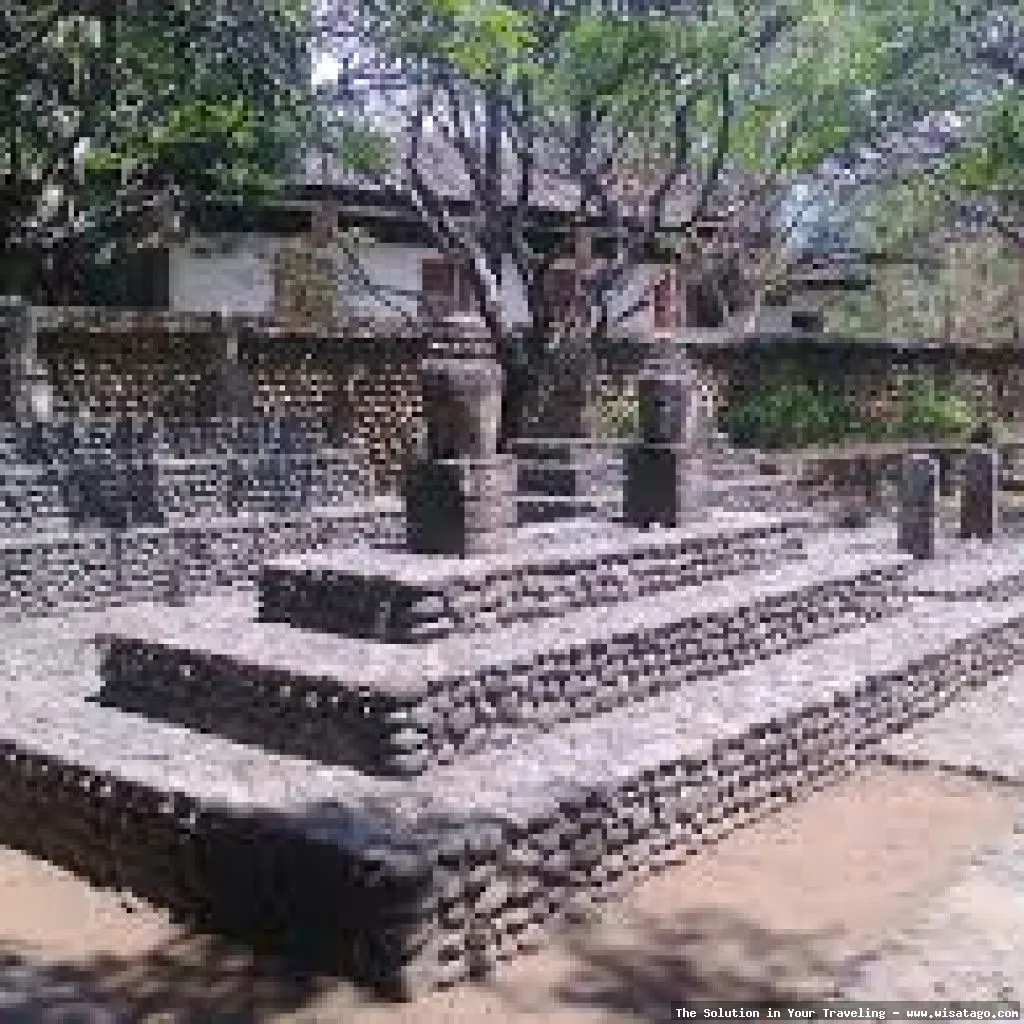 Makam Embung Fatimah, wisata religi Kudus