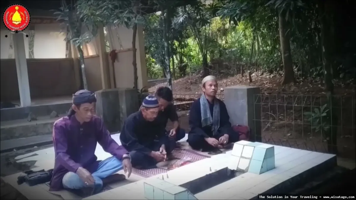 Makam Layang Kumitir, makam unik kuno