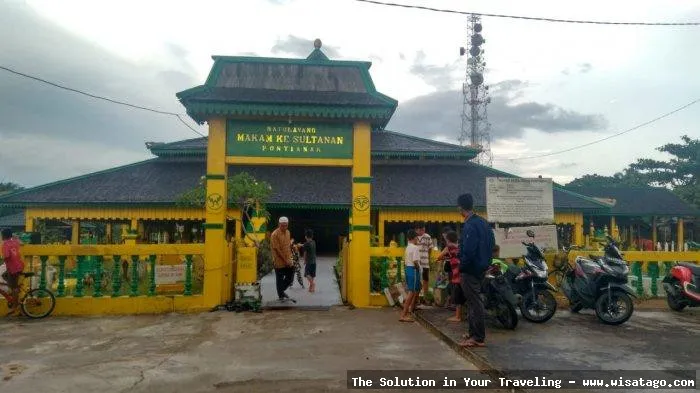Makam Layang Kumitir, kuburan unik Indonesia