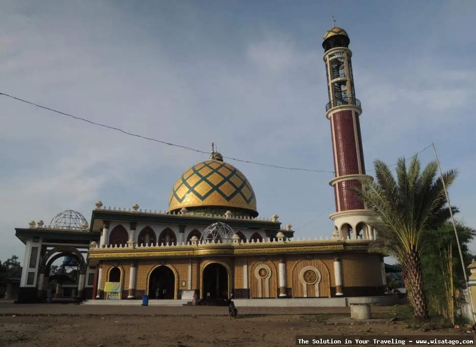 Makam Muhammad Syaikhona Kholil yang ramai diziarahi.