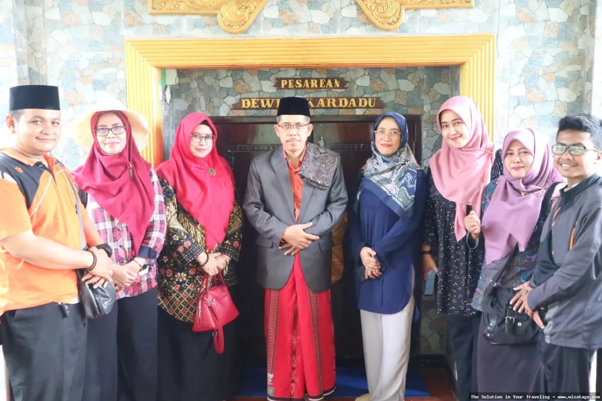 Makam Putri Ayu Dewi Sekardadu, sakral.