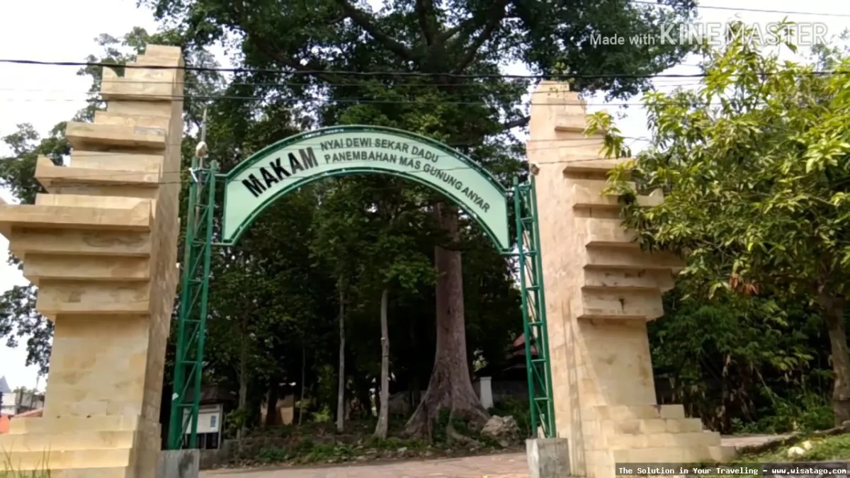 Makam Putri Ayu Dewi Sekardadu, sakral.