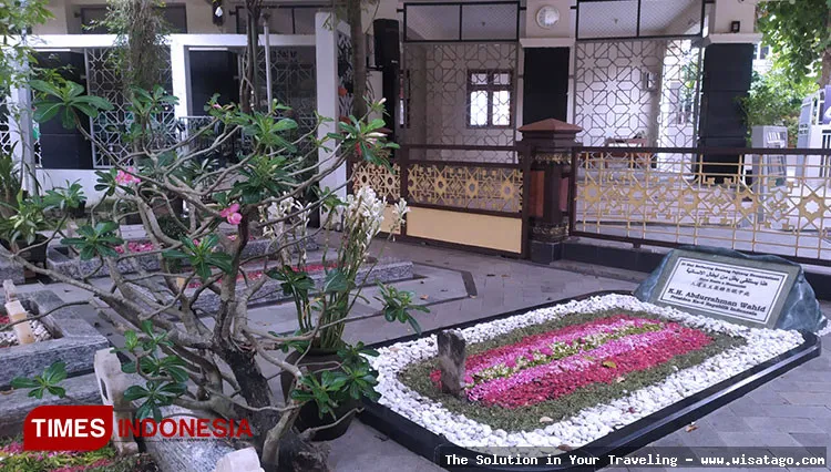 Makam Raja Abdurrahman, tempat bersejarah.