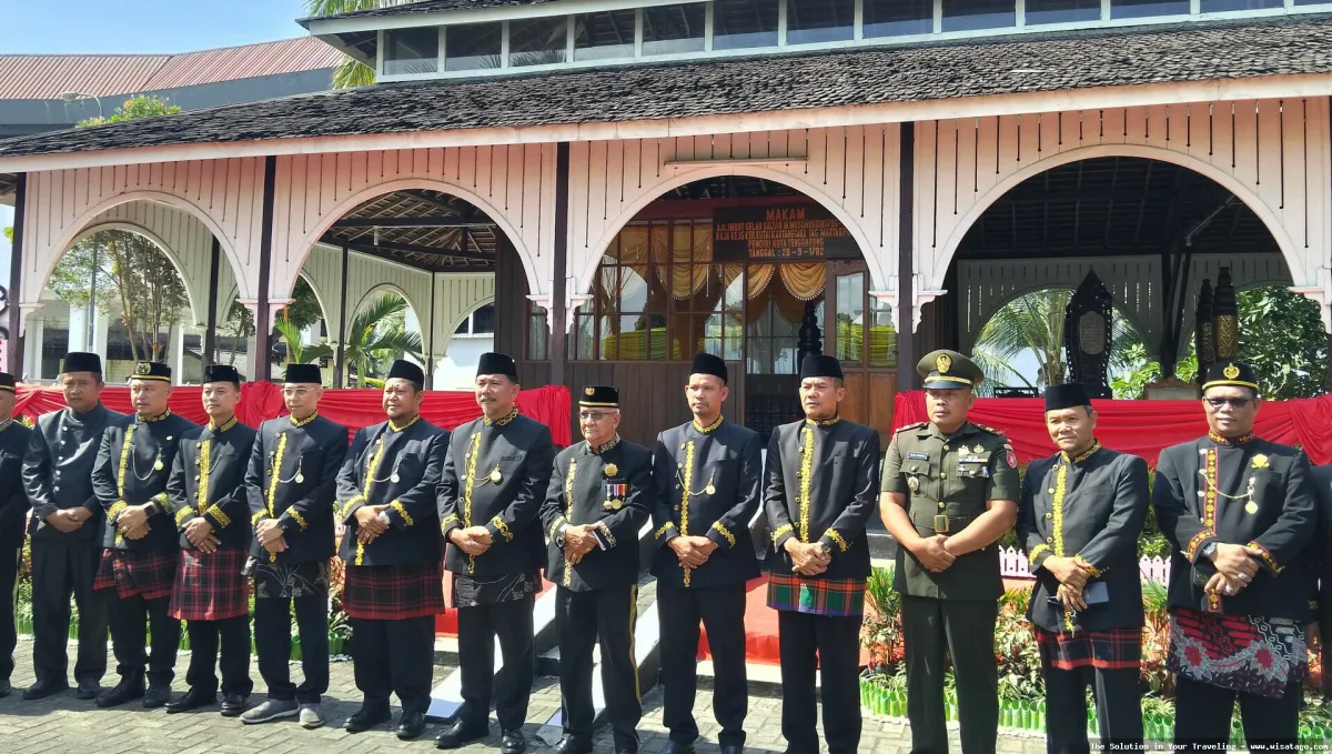 Makam Raja Abdurrahman: Bangunan bersejarah megah