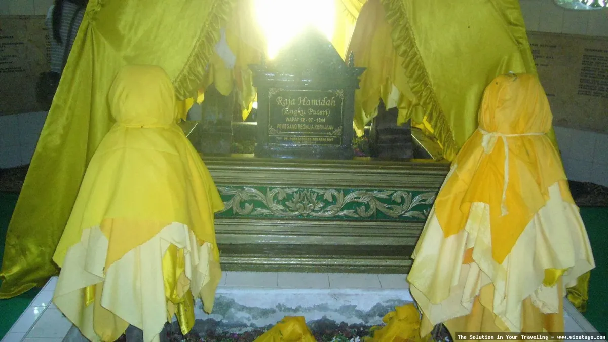 Makam Raja Haji Fisabilillah yang bersejarah