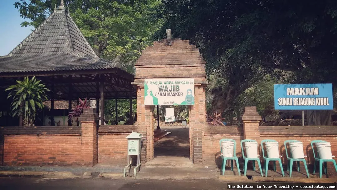Makam Sunan Bejagung Kidul: Tips, Harga Tiket, Kuliner, Lokasi, Fasilitas dan Spot Makam Sunan Bejagung Kidul: Tips, Harga Tiket, Kuliner, Lokasi, Fasilitas dan Spot