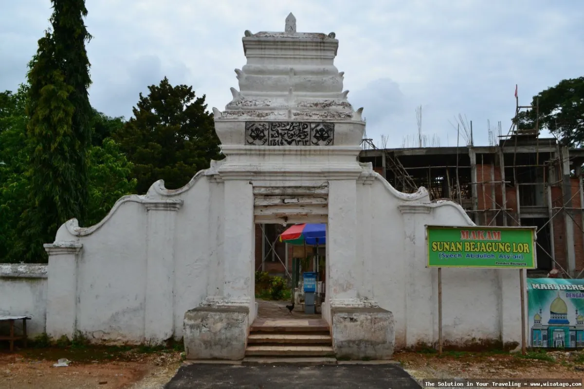 Makam Sunan Bejagung Kidul yang sakral