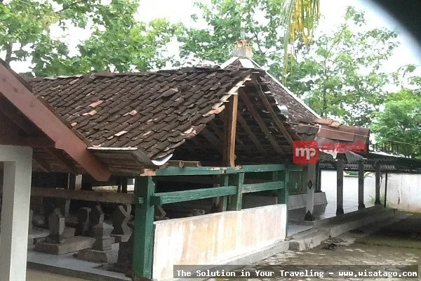 Makam Sunan Geseng, tempat ziarah.