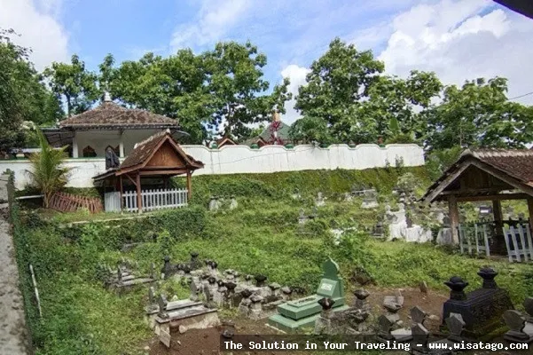 Makam Sunan Geseng, tempat ziarah.