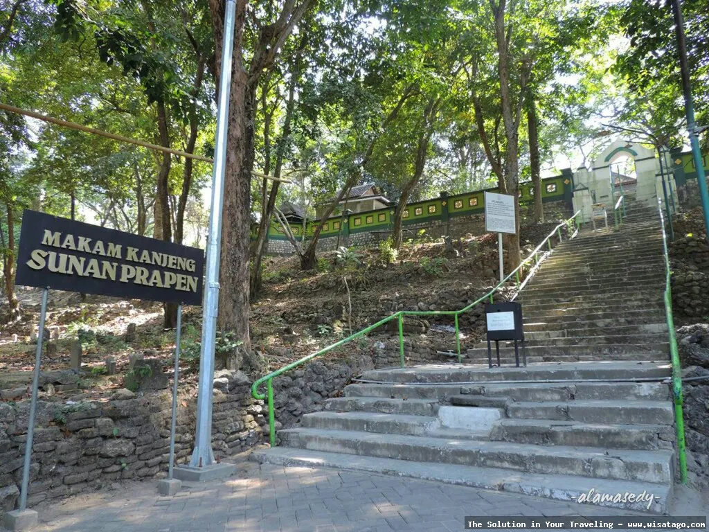 Makam Sunan Prapen, bangunan bersejarah.