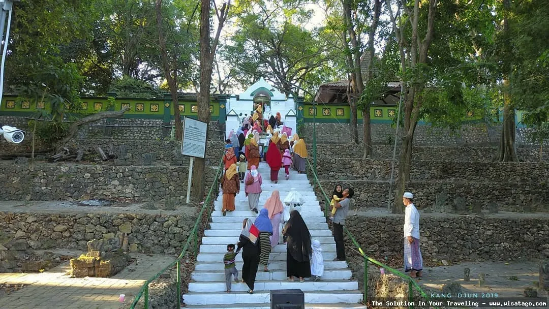 Makam Sunan Prapen, situs bersejarah.
