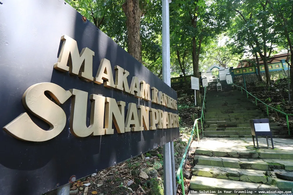Makam Sunan Prapen, arsitektur kuno.