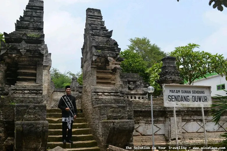 Makam Sunan Sendang Duwur yang megah