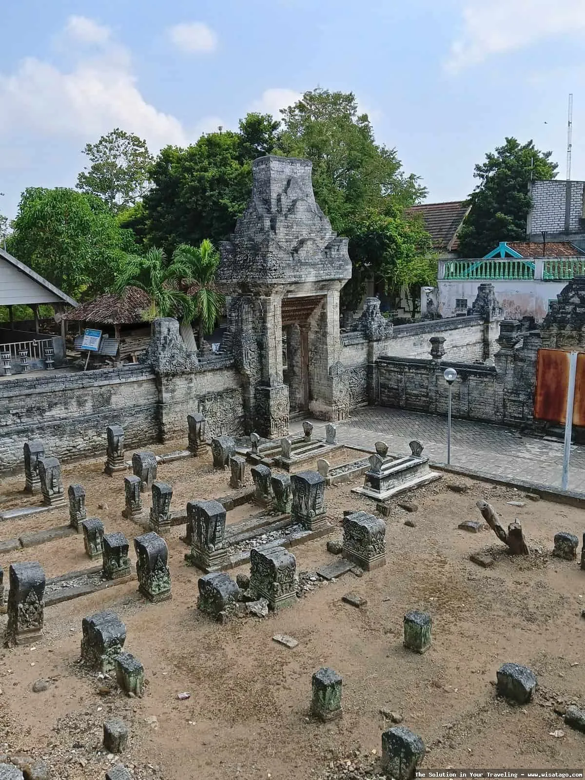 Makam Sunan Sendang Duwur yang sakral