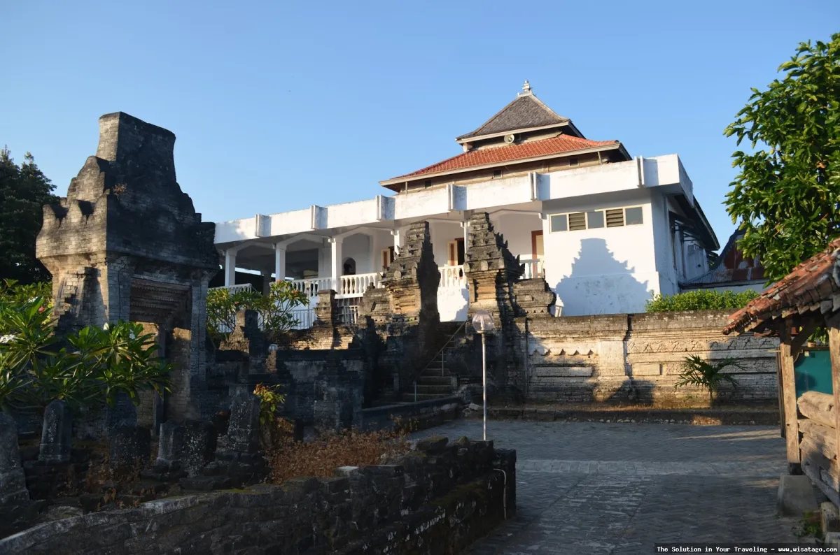 Makam Sunan Sendang Duwur yang megah