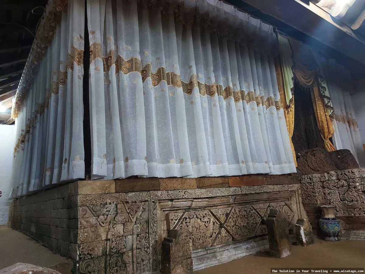 Makam Sunan Sendang Duwur yang megah