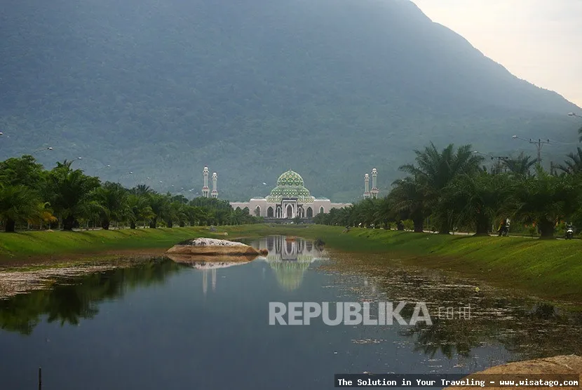 Masjid Agung Natuna: arsitektur megah.