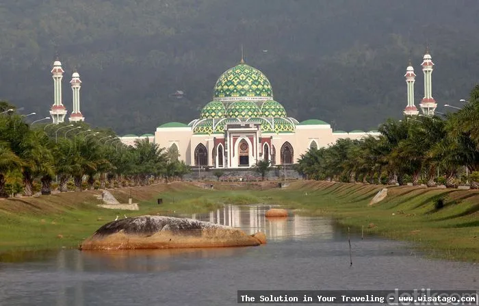 Masjid Agung Natuna yang megah memukau
