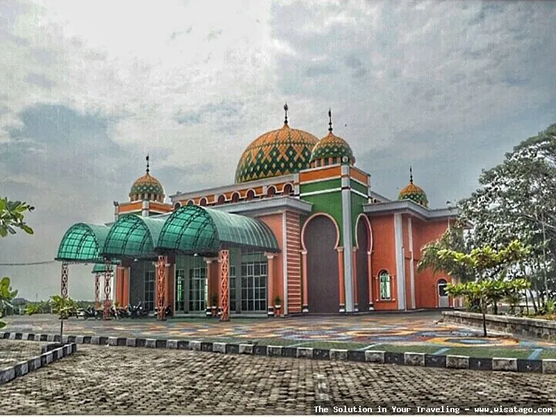 Masjid Baitul Makmur Tanjung Uban: Tips, Harga Tiket, Kuliner, Lokasi, Fasilitas dan Spot Masjid Baitul Makmur Tanjung Uban: Tips, Harga Tiket, Kuliner, Lokasi, Fasilitas dan Spot