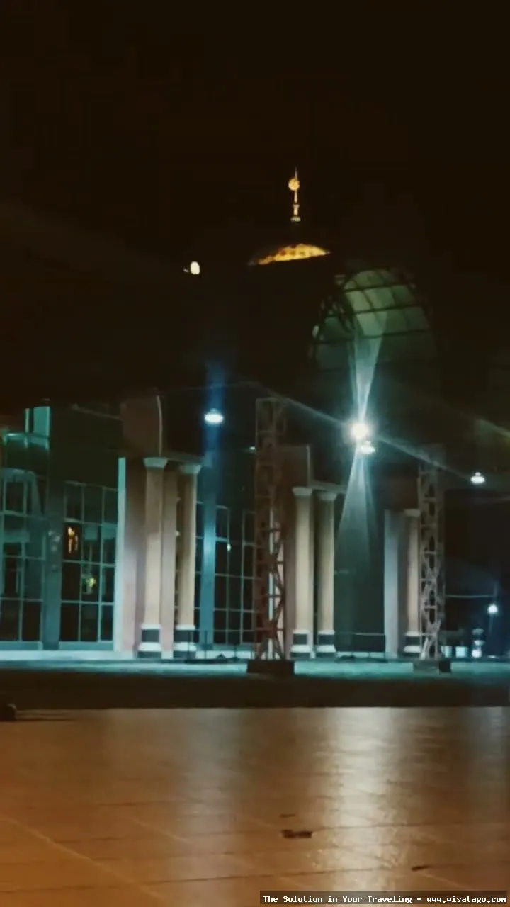 Masjid Baitul Makmur Tanjung Uban megah