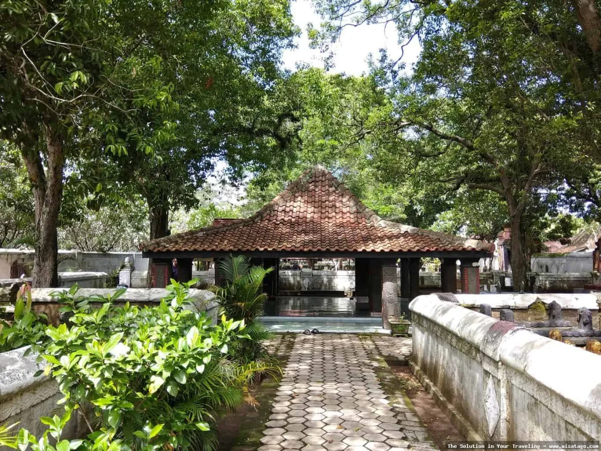Masjid Besar Kuno Taman Madiun megah