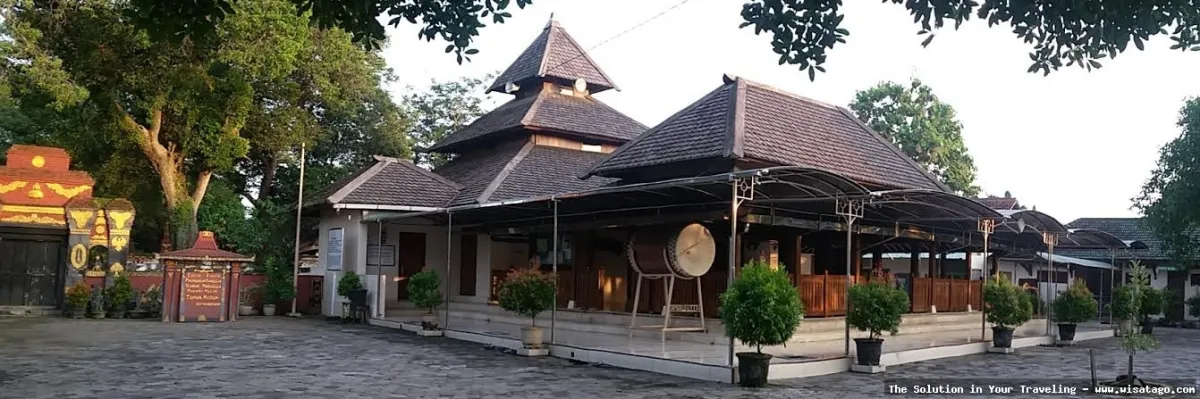 Masjid Besar Kuno Taman Madiun megah