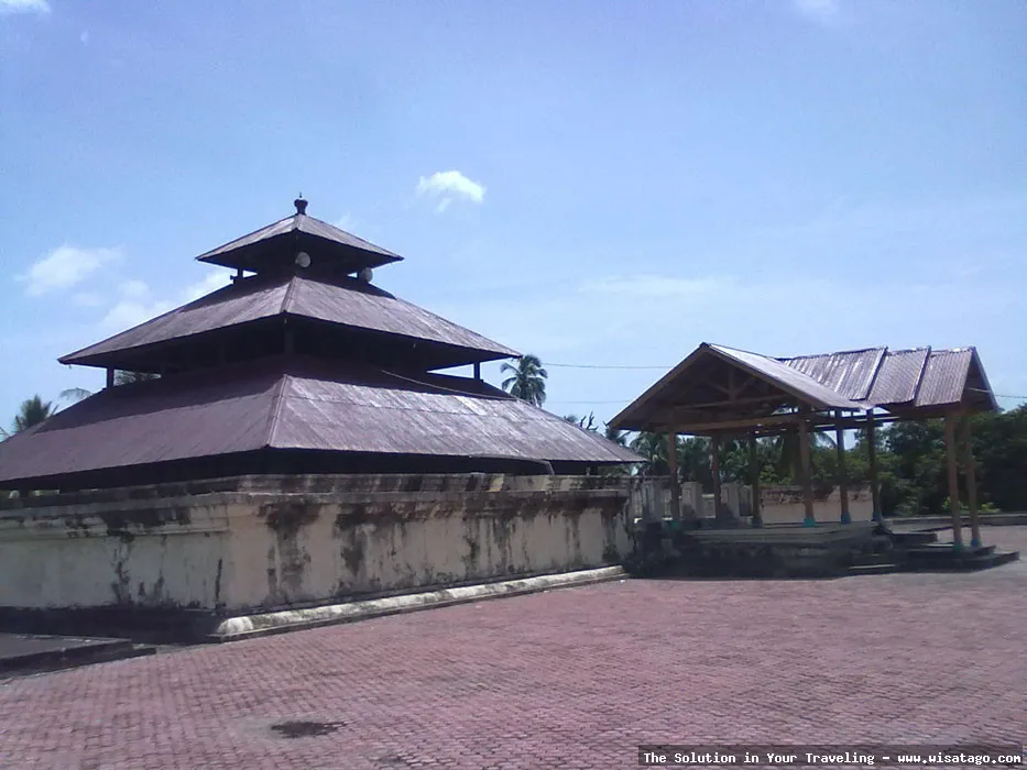 Masjid Indrapuri, bangunan bersejarah megah.