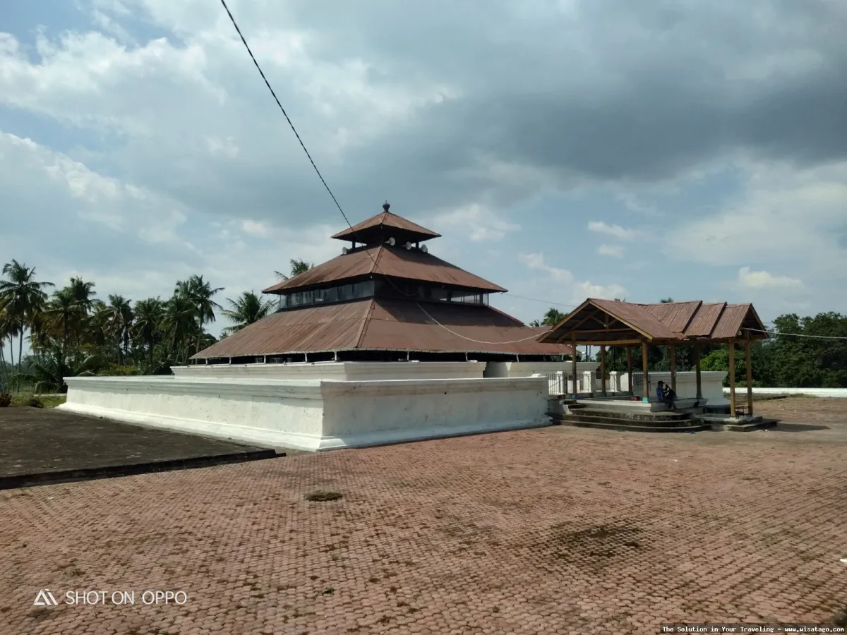 Masjid Indrapuri: bangunan bersejarah megah