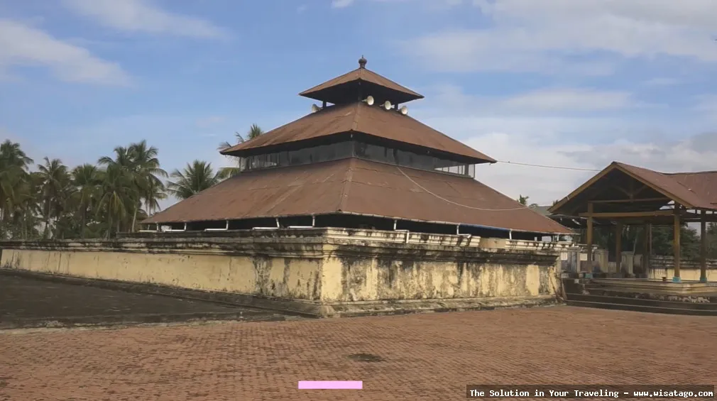 Masjid Indrapuri: bangunan bersejarah megah