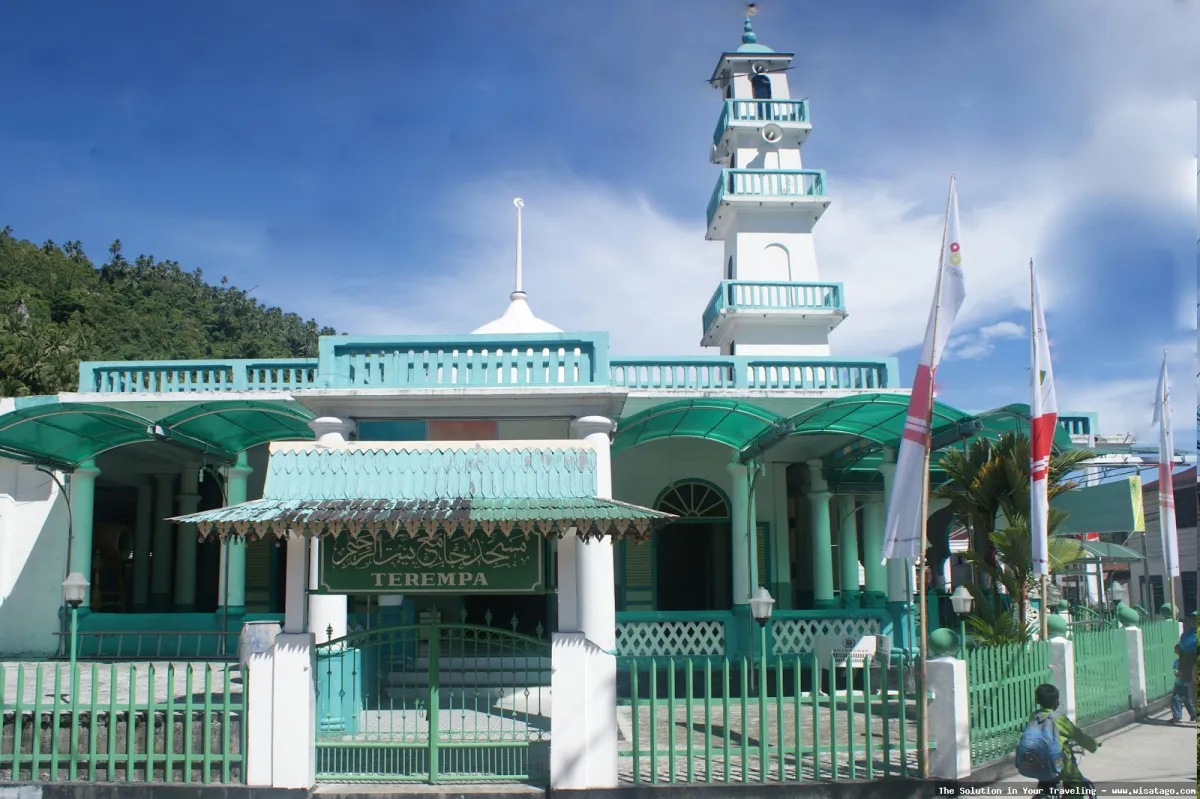 Masjid Jami Baiturrahim: Tips, Harga Tiket, Kuliner, Lokasi, Fasilitas dan Spot Masjid Jami Baiturrahim: Tips, Harga Tiket, Kuliner, Lokasi, Fasilitas dan Spot