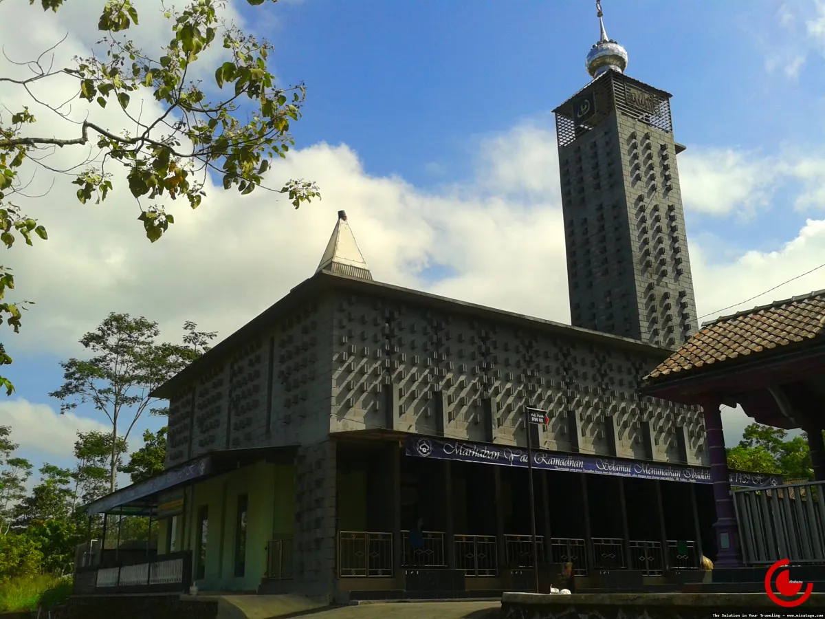 Masjid Jami Baiturrahim tampak megah