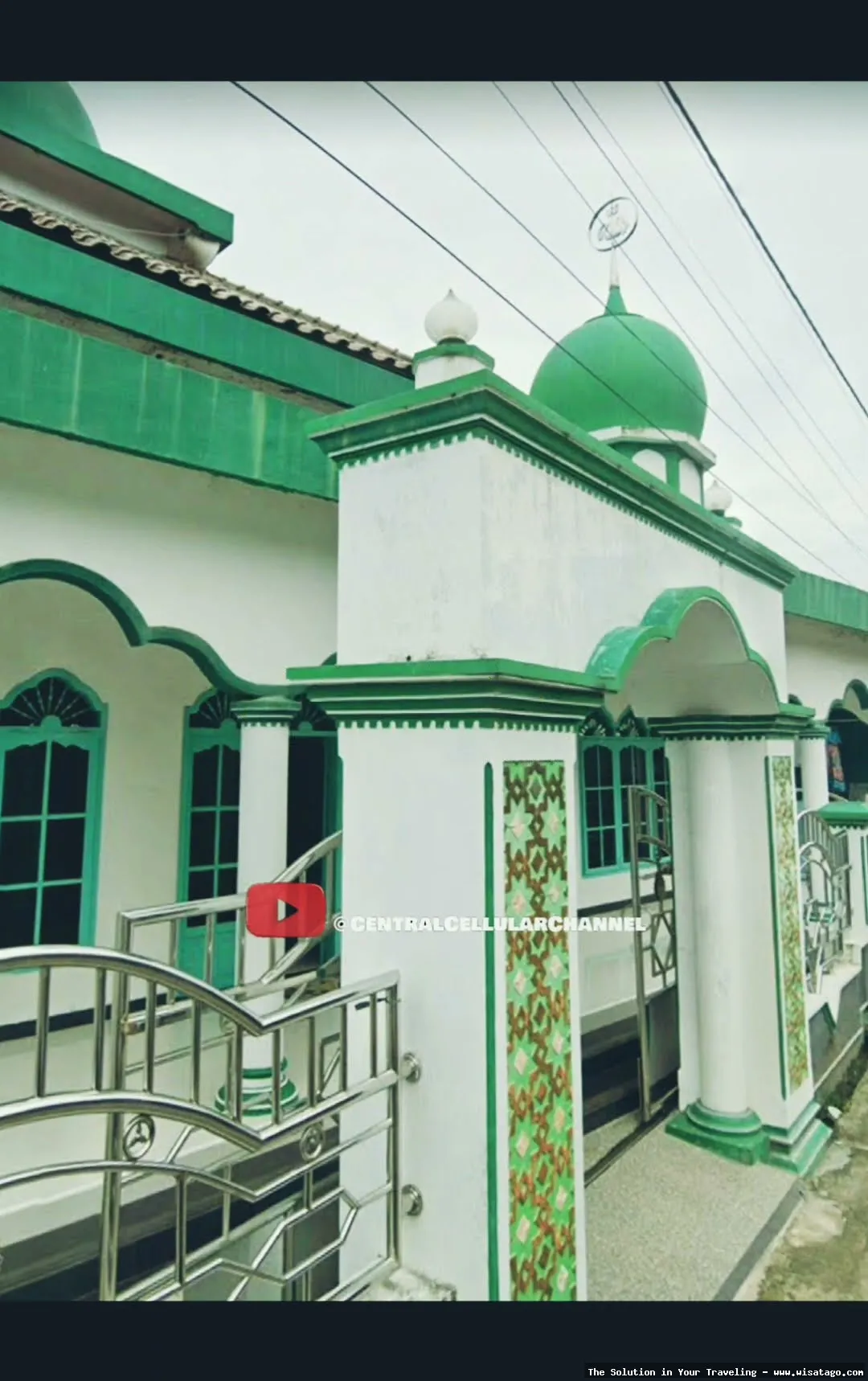Masjid Jami Baiturrahim tampak megah.