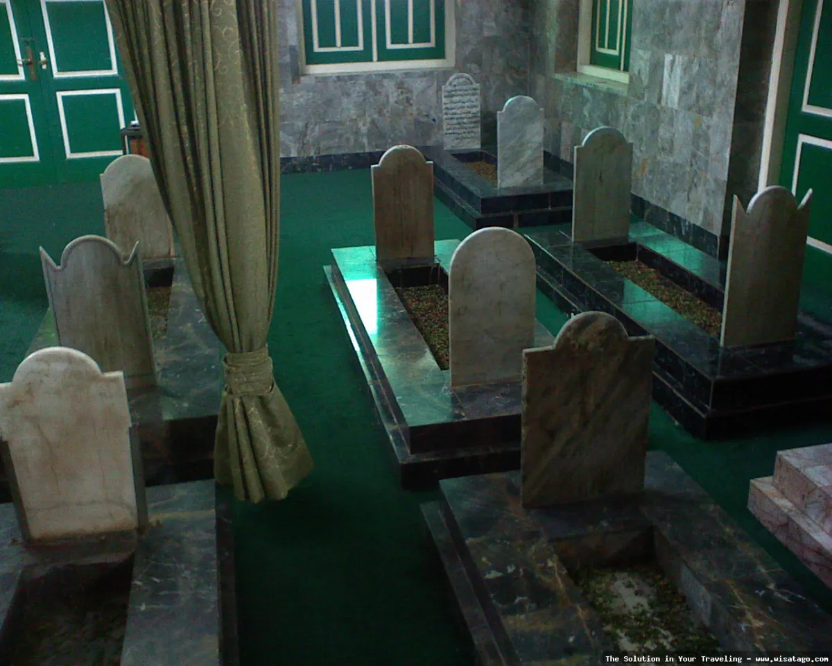 Masjid Keramat: arsitektur kuno yang indah