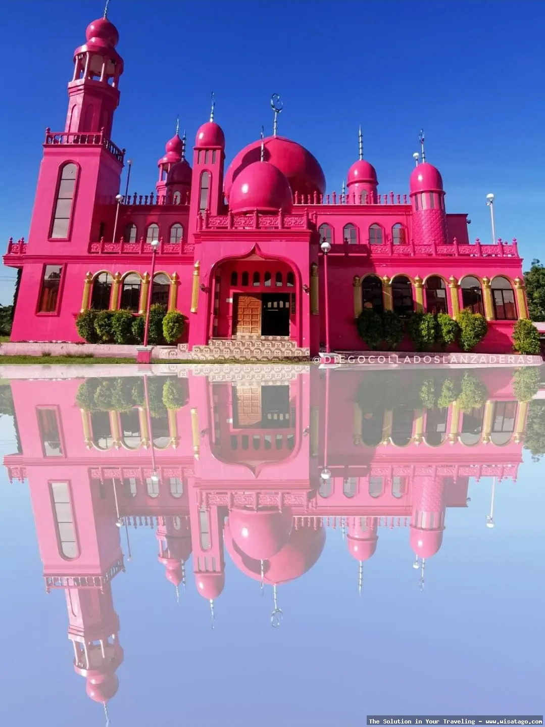Masjid Pink yang megah dan indah