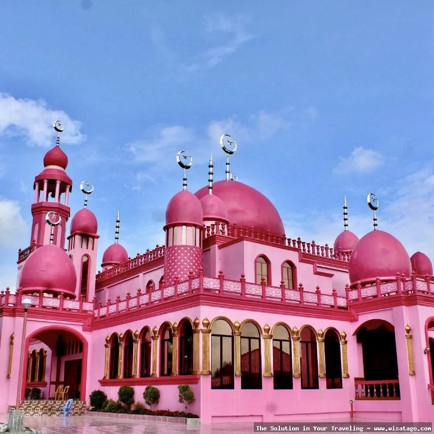 Masjid Pink yang megah berkilauan