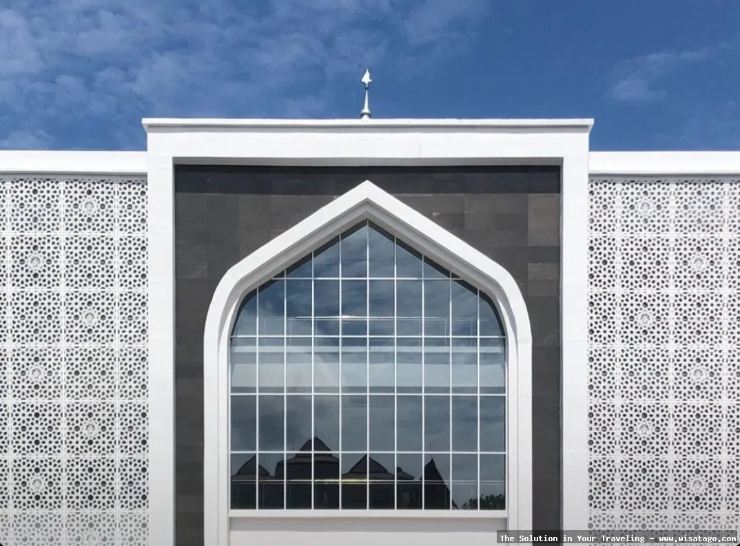 Masjid Raya Al Hikmah: Tips, Harga Tiket, Kuliner, Lokasi, Fasilitas dan Spot Masjid Raya Al Hikmah: Tips, Harga Tiket, Kuliner, Lokasi, Fasilitas dan Spot