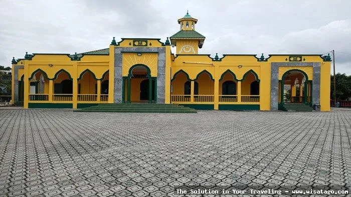 Masjid Raya Al Mubaraq: Tips, Harga Tiket, Kuliner, Lokasi, Fasilitas dan Spot