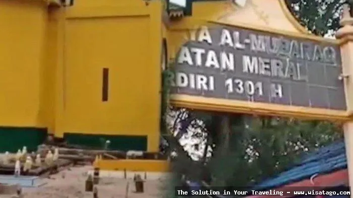Masjid Raya Al Mubaraq yang megah.