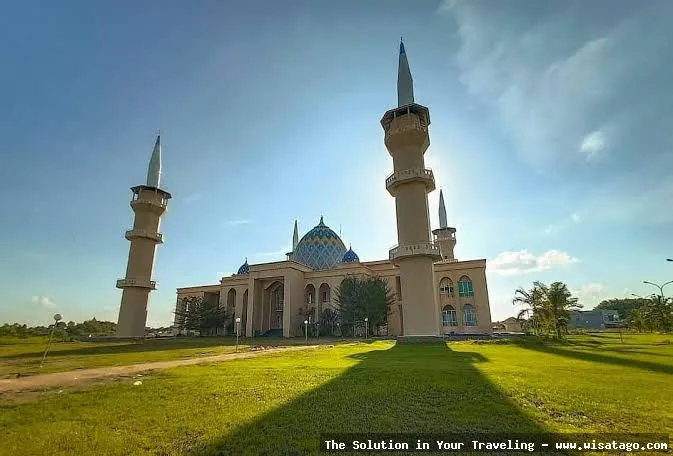 Masjid Raya Baitul Makmur megah dan indah