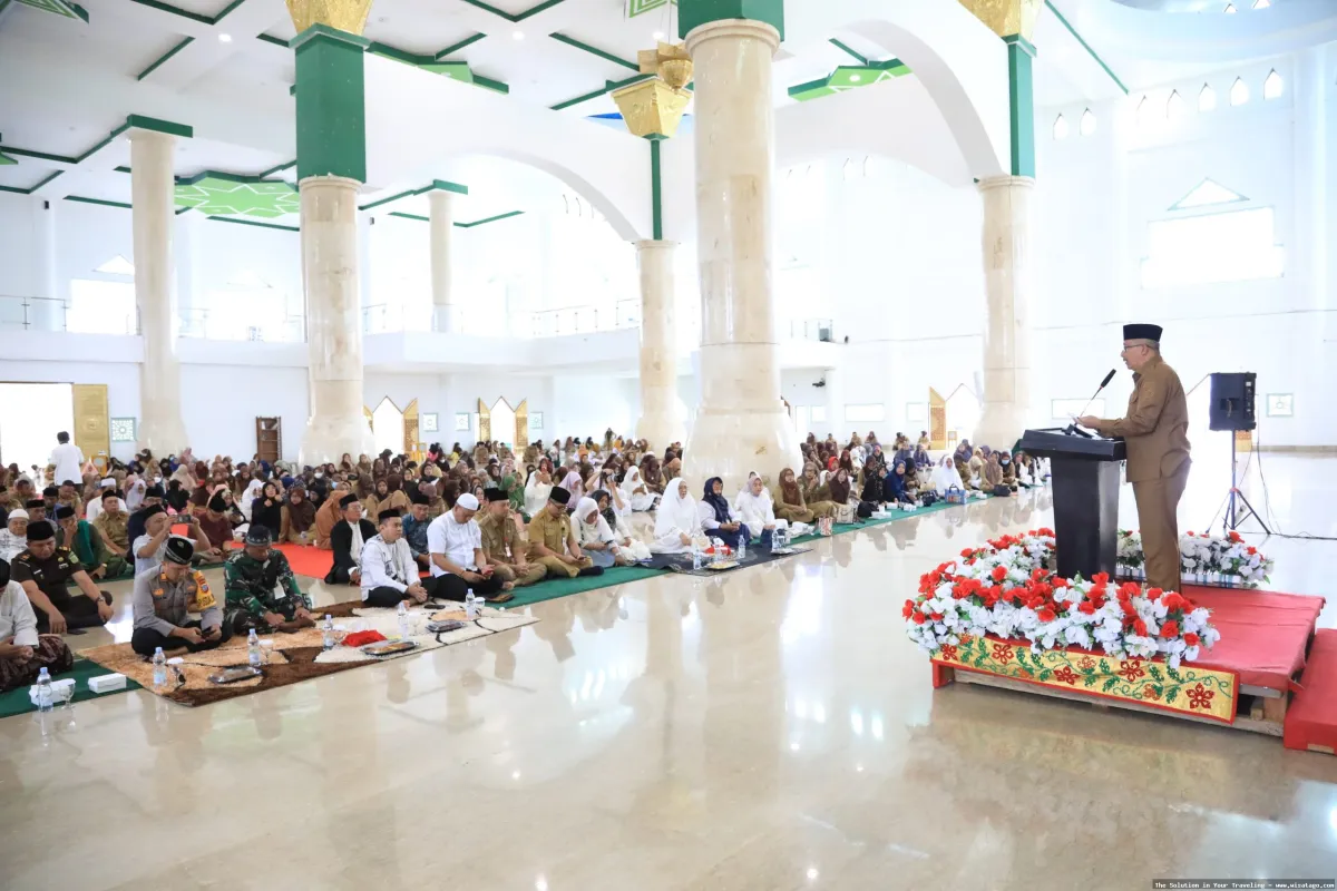 Masjid Raya Baitul Makmur megah dan indah