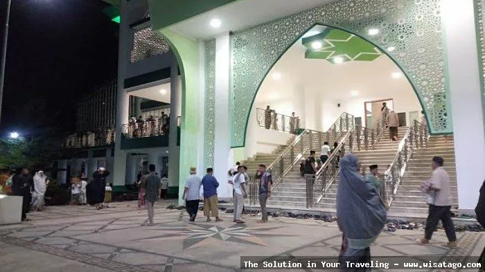 Masjid Raya Baitul Makmur megah dan indah