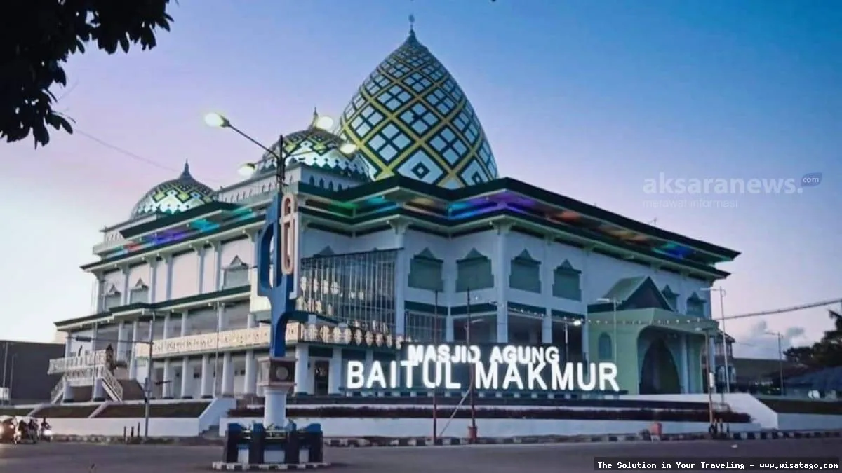 Masjid Raya Baitul Makmur megah dan indah