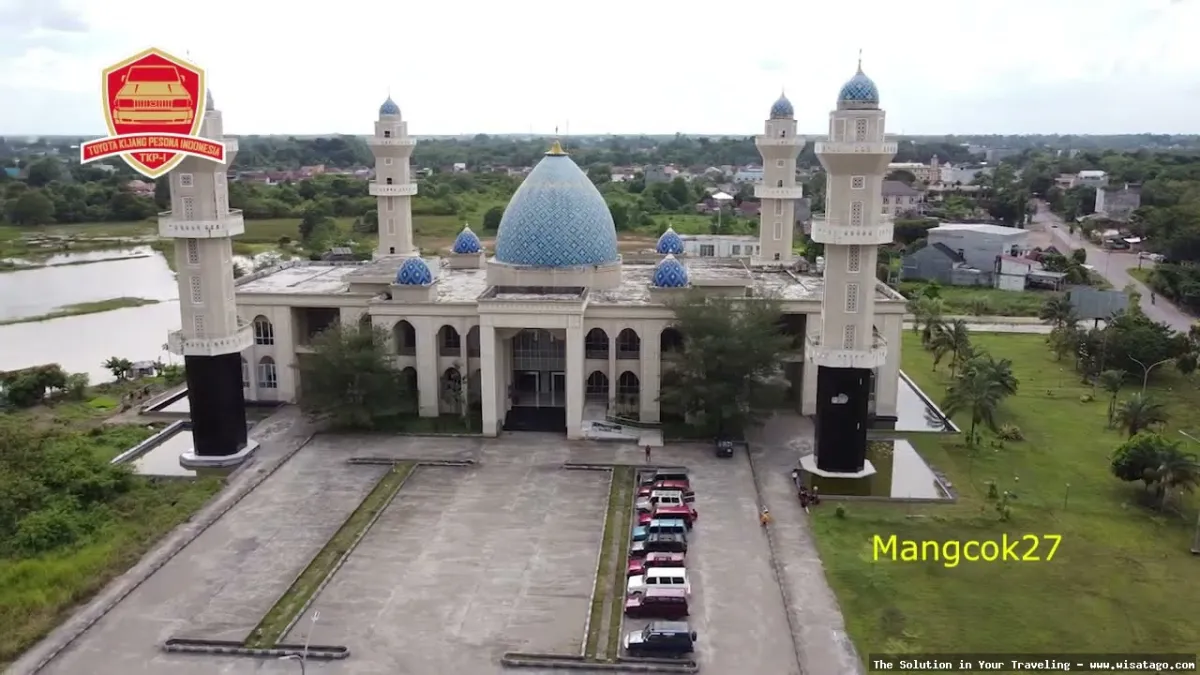 Masjid Raya Baitul Makmur megah dan indah