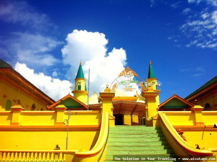 Masjid Raya Kepulauan Riau megah mempesona