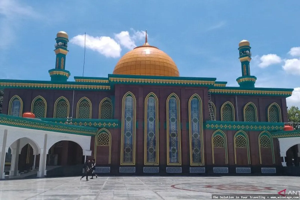 Masjid Raya Kepulauan Riau megah mempesona