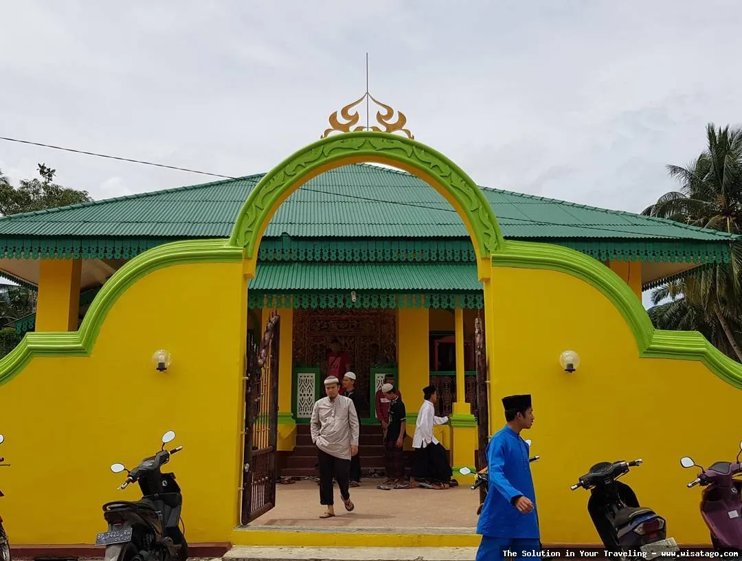 Masjid Sultan Lingga: arsitektur megah.