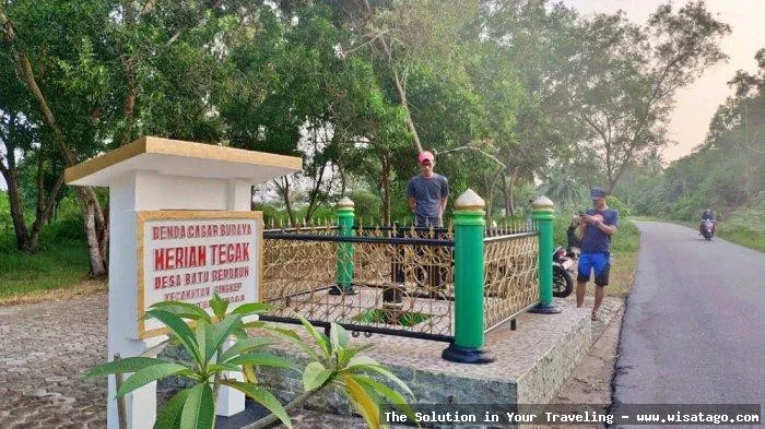 Meriam Tegak, sejarah dan keunikan.