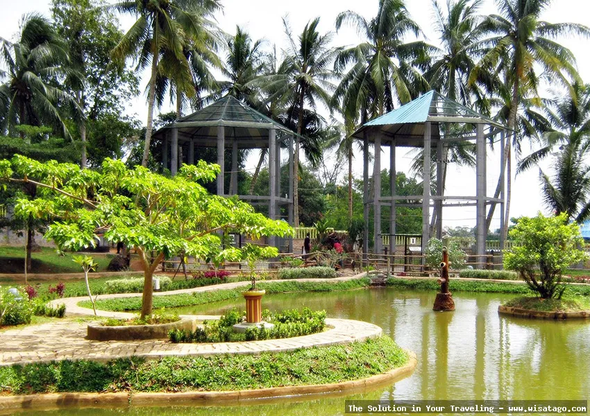 Mini Zoo KInjang: Koleksi satwa menarik.