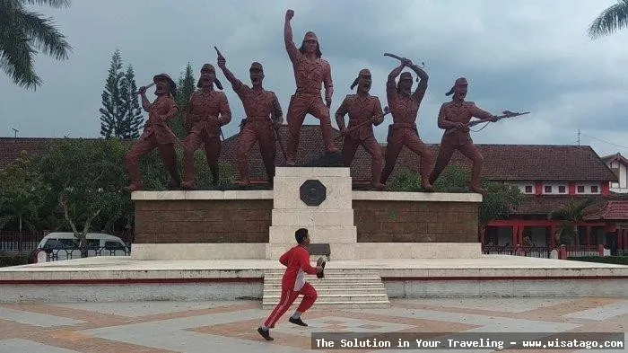 Monumen Peta, simbol sejarah pemetaan.